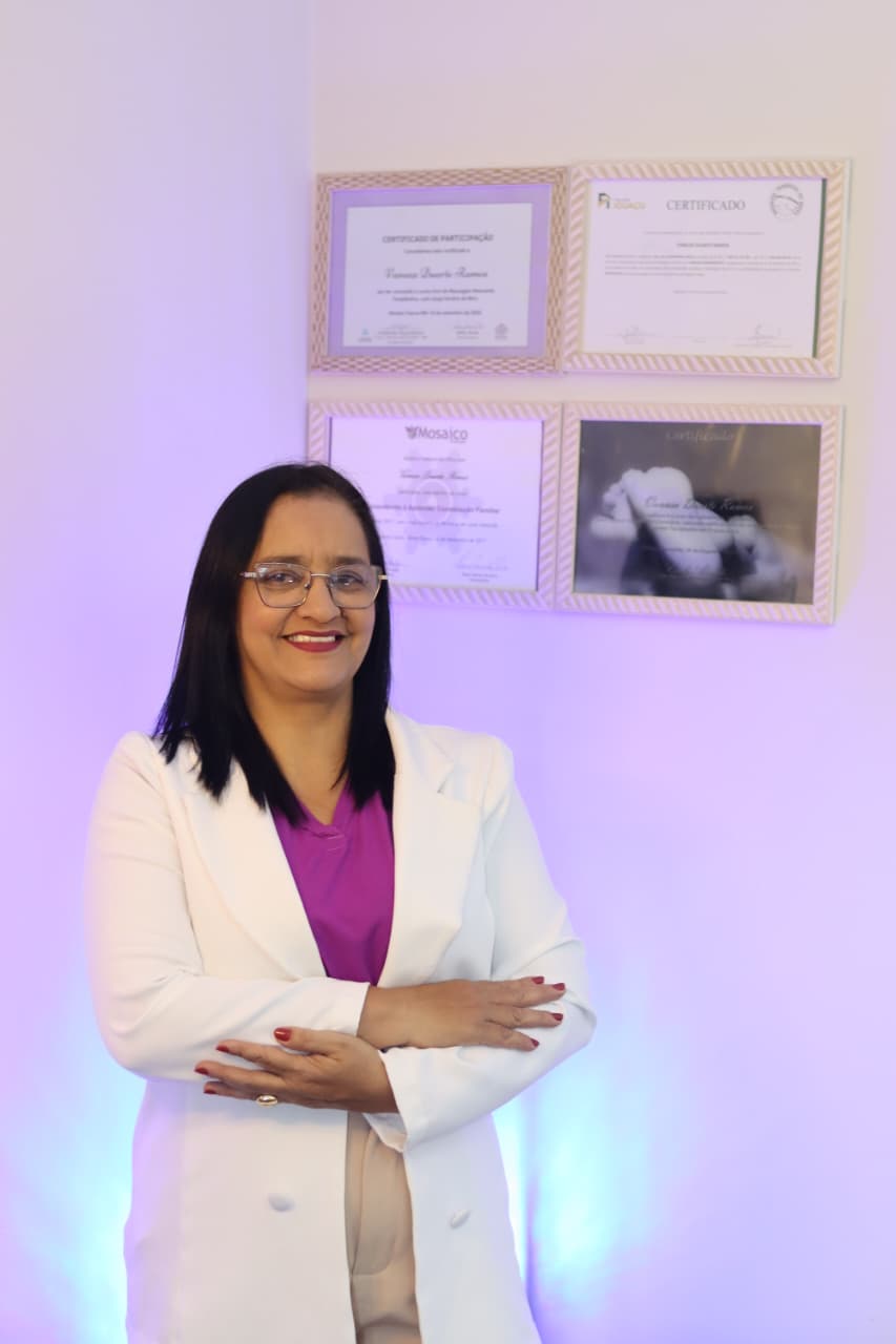 Vanuza Duarte em seu consultório